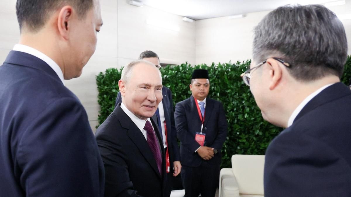 Putin decreta una tregua de tres días en Kiev tras la llegada de los enviados de Trump a Rusia