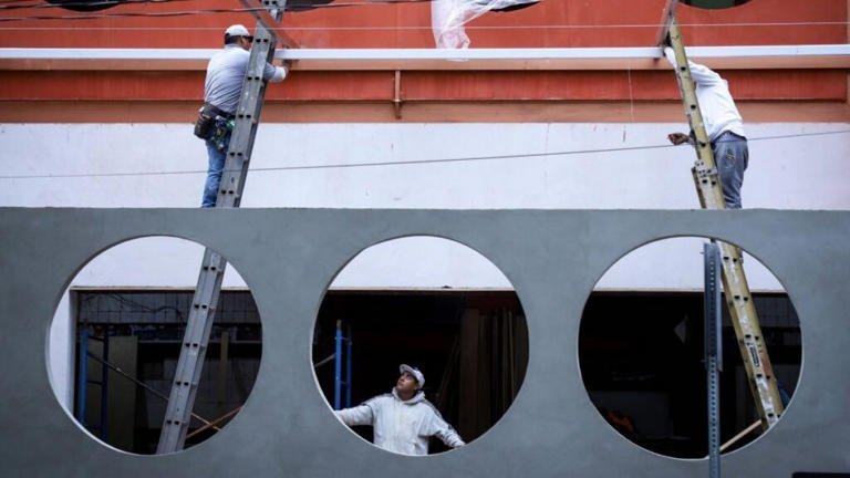 Remuneraciones reales en México suben un 2.6% a pesar de la contracción laboral durante junio