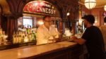 Sobreviviente del bullicio urbano, la cantina Tío Pepe preserva más de 150 años de historia en el corazón de la capital