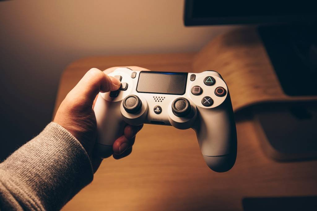 Sony argumenta ante la justicia que los jugadores nunca poseen realmente sus títulos digitales en PlayStation