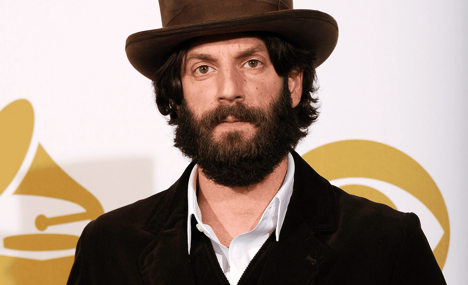 Sufre golpe de calor el cantautor Ray LaMontagne y se desploma en pleno concierto en Nashville