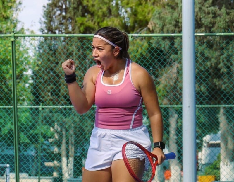 Teporaca Reyes brilla en el circuito internacional y clasifica a semifinales del ITF J30 en Chihuahua