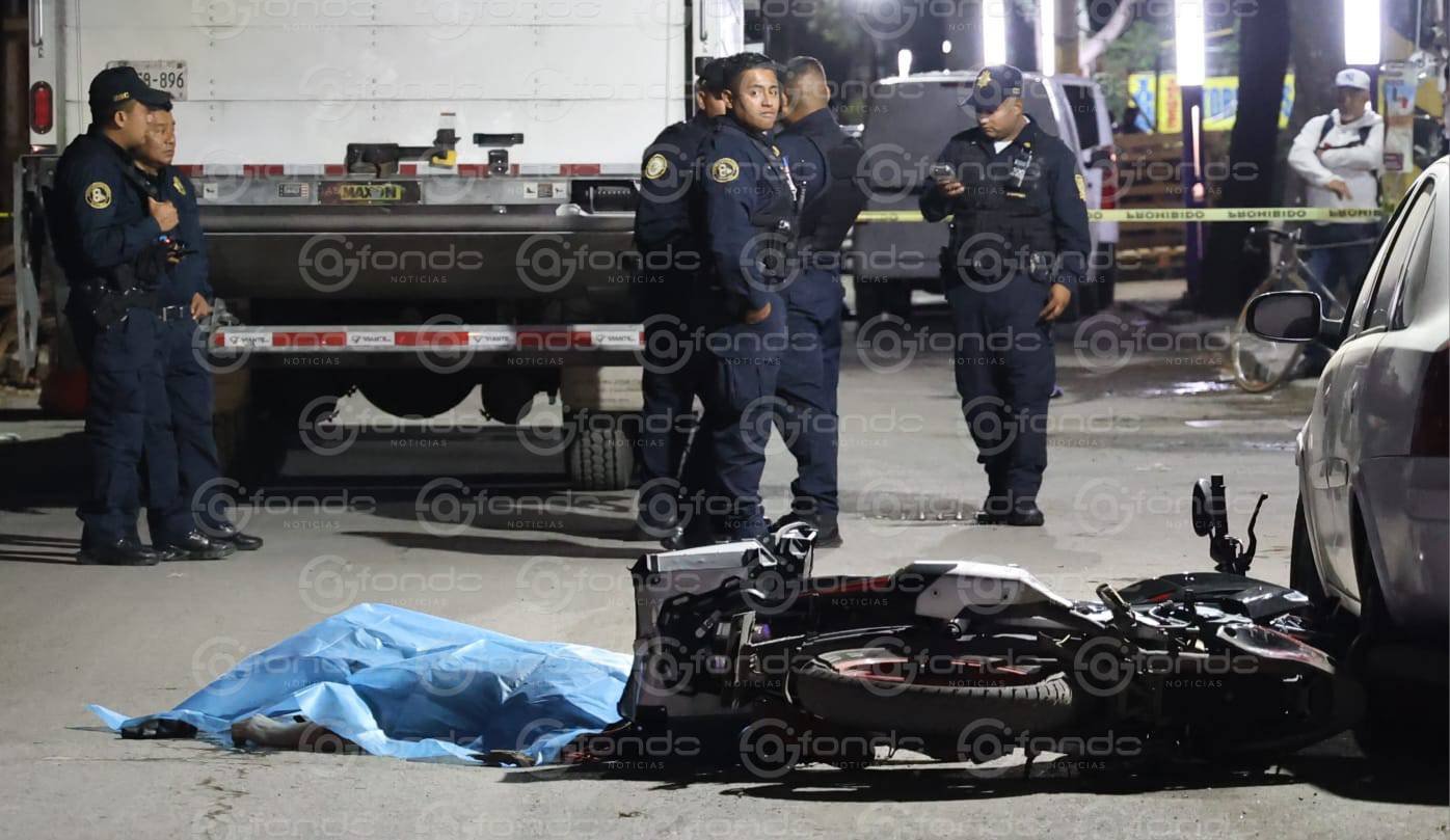 Tragedia vial en Azcapotzalco: motociclista pierde la vida al intentar rebasar a un camión de carga