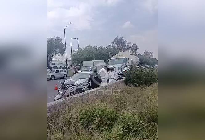 Tragedia vial en Iztapalapa: motociclista fallece tras brutal impacto con una pipa y un automóvil