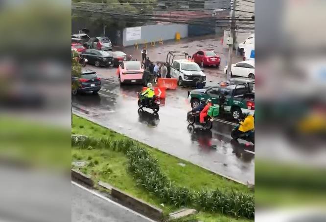 Tragedia vial en Tlalpan: motociclista pierde la vida tras ser embestido por un automóvil Tesla