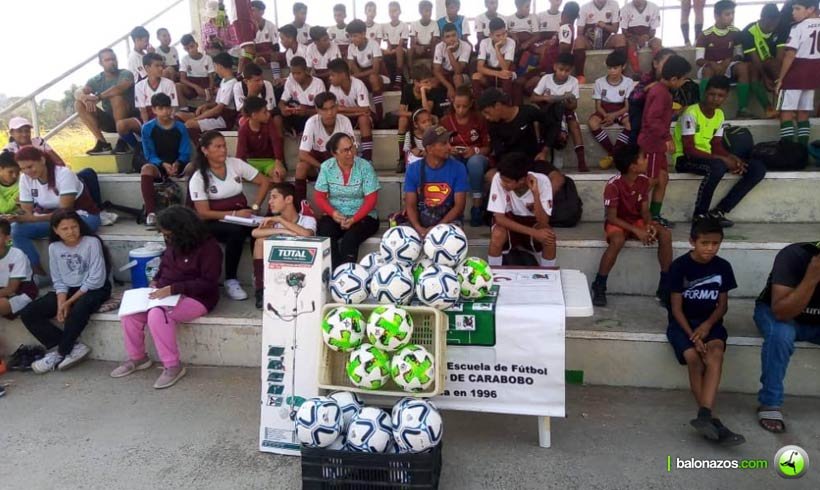 Tres décadas forjando talento: la escuela de fútbol de la Universidad de Carabobo conmemora su aniversario