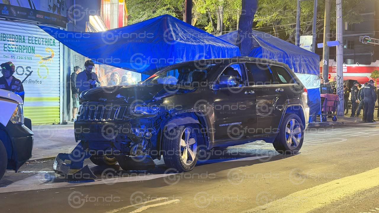 Tres heridos tras aparatoso choque y volcadura de unidad policial en la alcaldía Cuauhtémoc