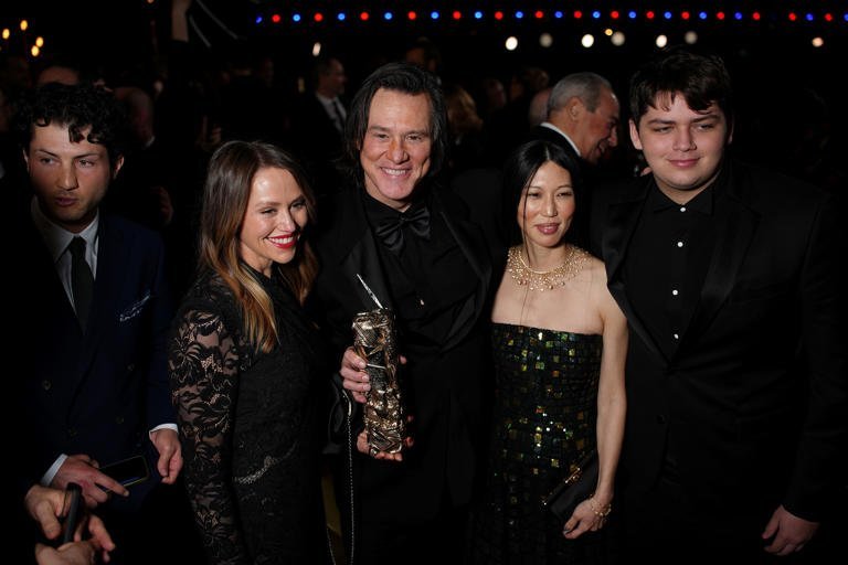 A los 64 años, Jim Carrey contrae matrimonio en una ceremonia secreta con Min Ah