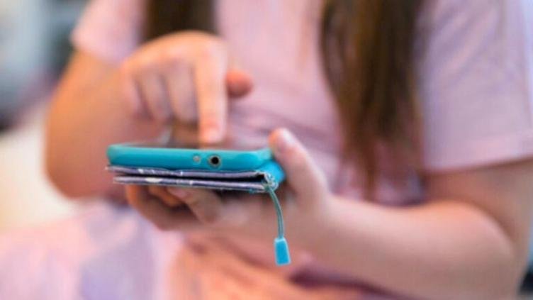 A partir del 3 de noviembre se aplicará la limitación de teléfonos móviles en planteles educativos chihuahuenses