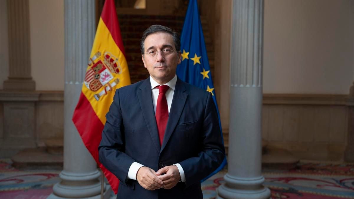 Albares advierte sobre el peligro de la desinformación y defiende la soberanía exterior de España