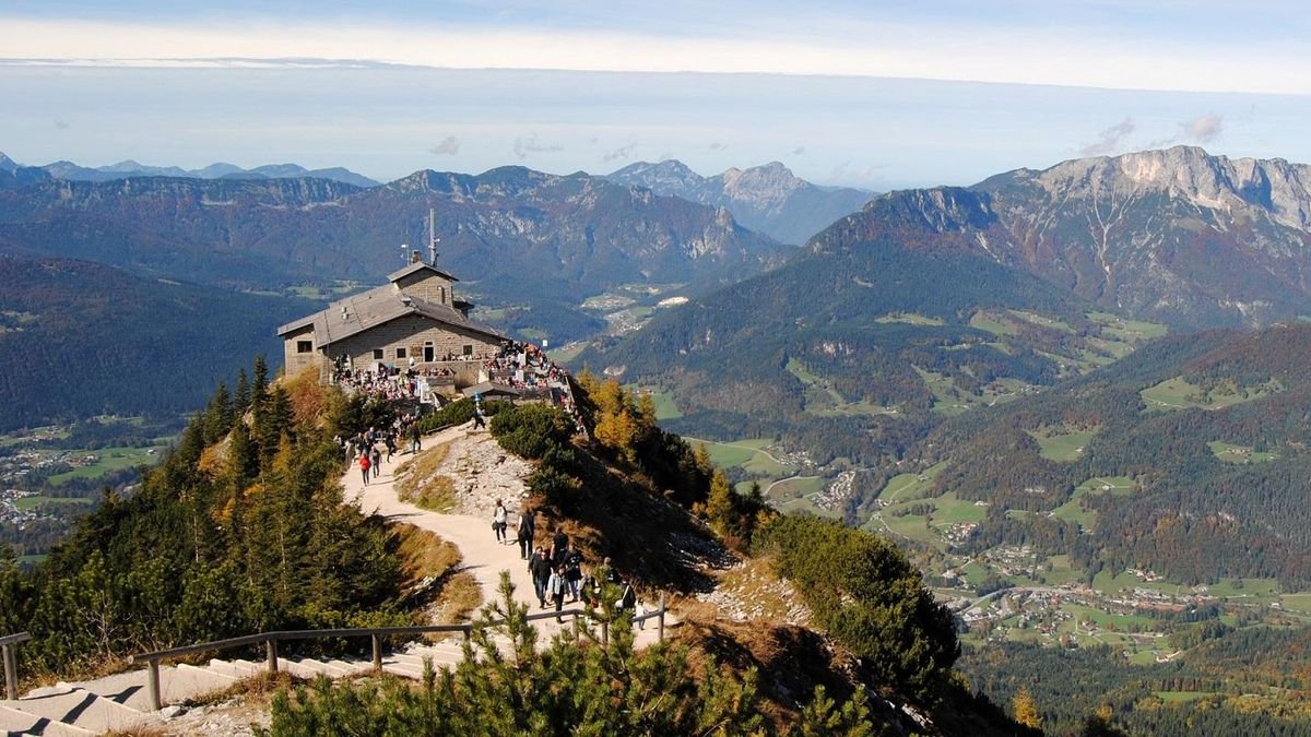 Arrestan a un sospechoso tras un devastador incendio en el histórico ‘Nido del Águila’ en Alemania