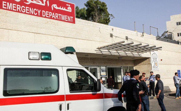 Ataque armado en iglesia hinca a Jordania: reportan siete fallecidos y diez lesionados en plena ceremonia