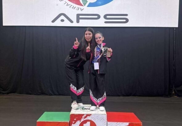 Atleta mexicana Fernanda Sauzameda se corona campeona mundial de telas aéreas en la capital del país