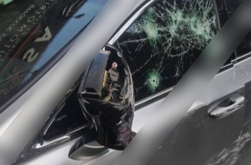 Balean vehículo en Azcapotzalco y descubren credenciales oficiales del Senado en su interior
