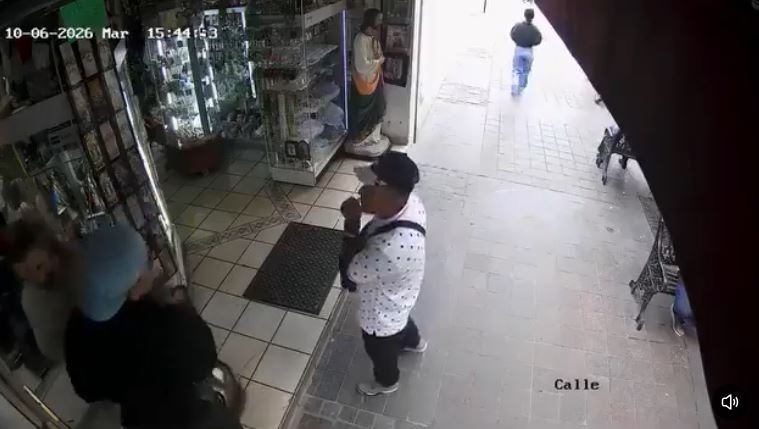 Cámaras de seguridad captan a delincuentes robando una estatua monumental de San Judas Tadeo