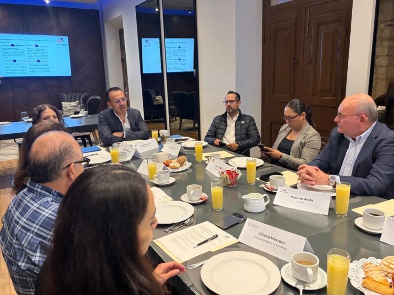 Centro bancario estatal y Desec unen fuerzas para impulsar proyectos de inversión en Chihuahua