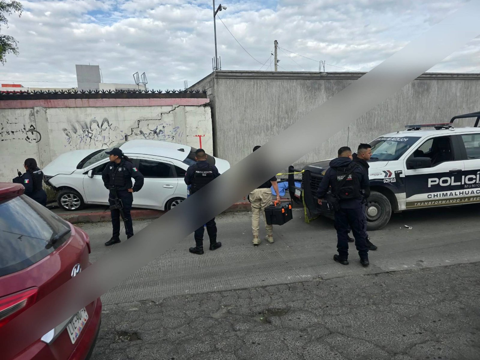 Conductor ebrio embiste a dos hermanas en una banqueta y causa la muerte de una de ellas en Chimalhuacán