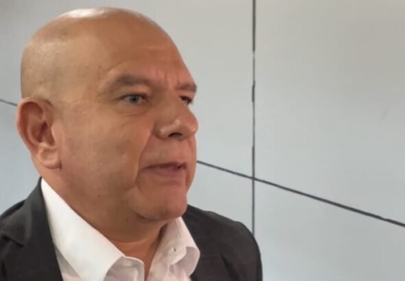 Critican a Juan Carlos Loera por cuestionar los procesos internos de Morena tras beneficiarse de ellos