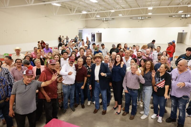 Cruz Pérez Cuéllar recorre San Francisco de Conchos para fortalecer la estructura de Morena y escuchar demandas locales
