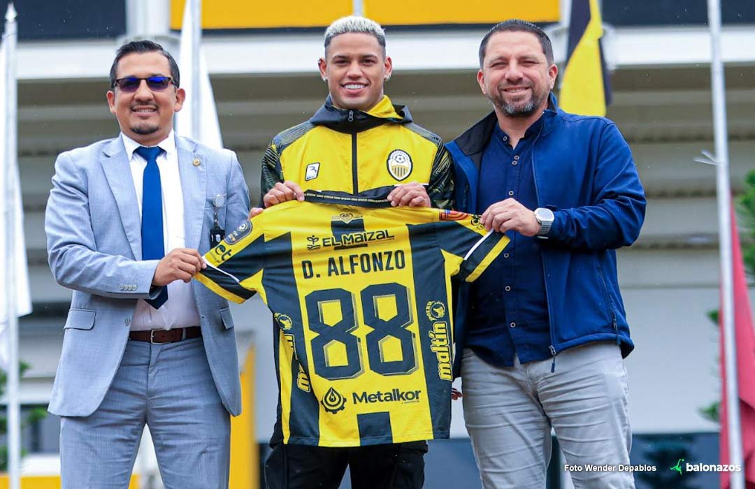 Delvin Alfonzo extiende su contrato con el Deportivo Táchira hasta el año 2027