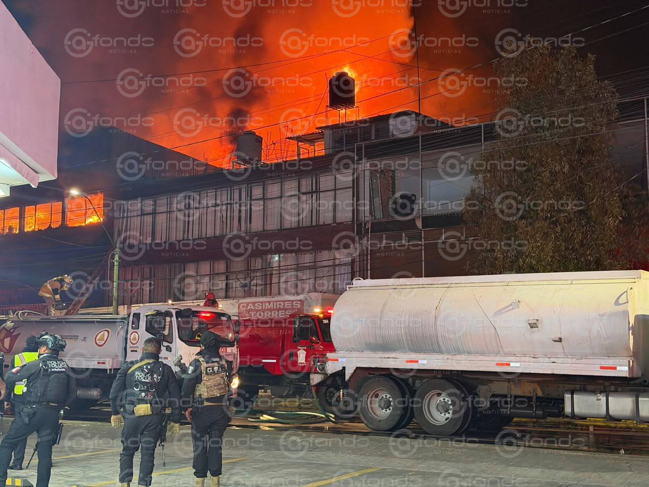Devastador incendio consume establecimiento comercial y genera alarma en el centro de Toluca