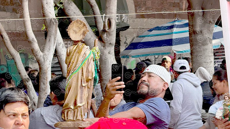 Devotos abarrotan el templo de San Hipólito para conmemorar a San Judas Tadeo con fe y tradición