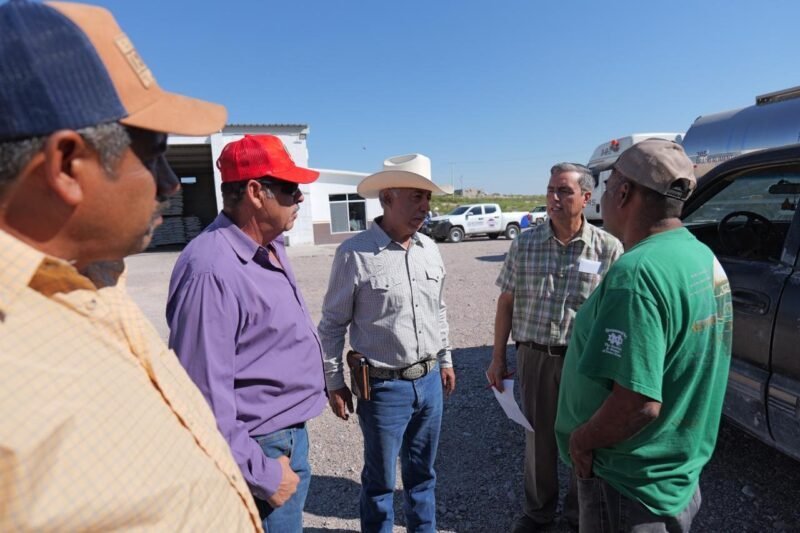 Distribuyen 63 toneladas de alimento subsidiado a lecheros en Altavista para proteger la economía regional