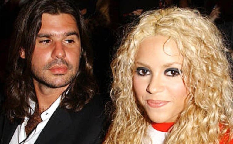 El fugaz reencuentro mediático con Antonio de la Rúa tras el histórico paso de Shakira por Madrid