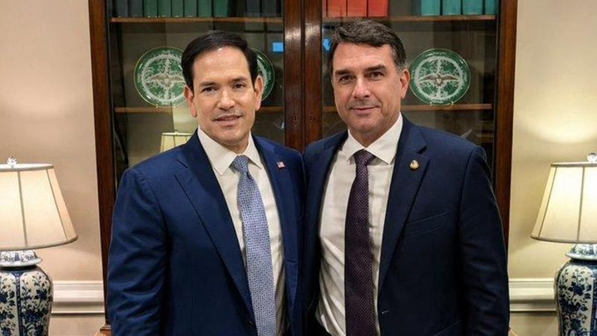 El gobierno de Donald Trump otorgará visados a Flávio Bolsonaro tras su salida irregular de Brasil