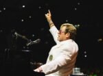 Elton John conmueve a sus seguidores en el estadio Banorte durante su emotiva despedida