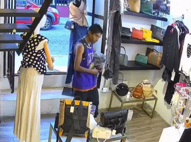Empleada frustra robo de bolso en exclusiva tienda tras descubrir al ladrón en plena acción