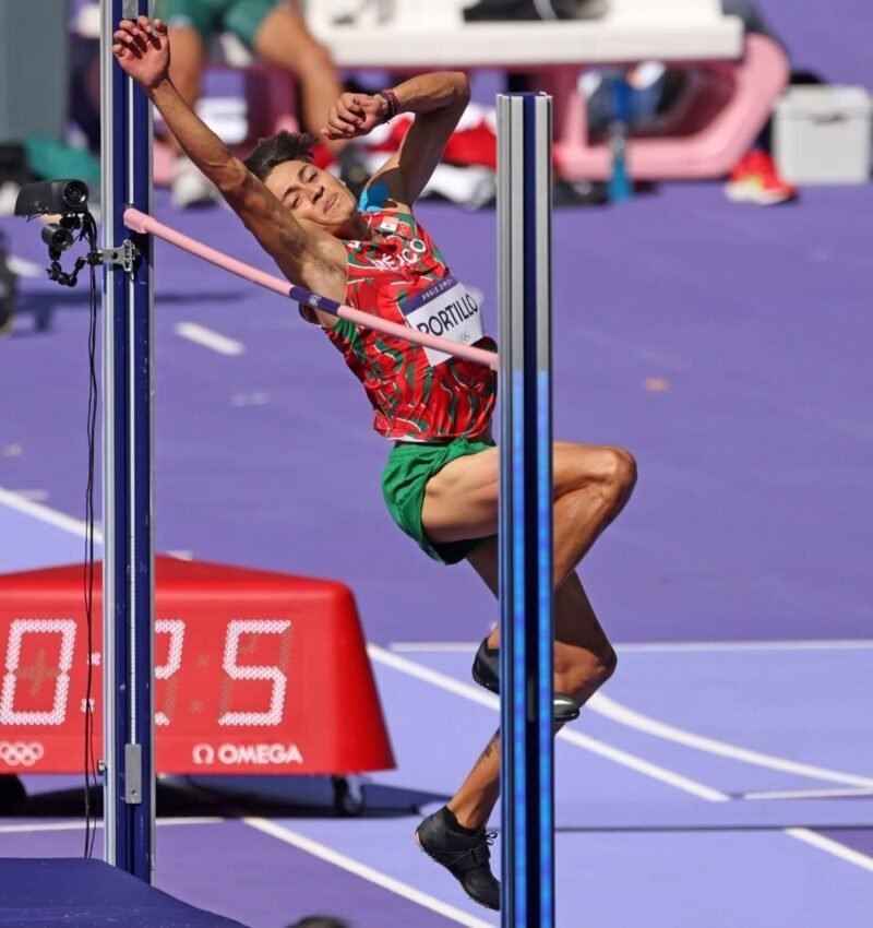 Erick Portillo es galardonado con el Premio Nacional de Deportes 2026 en la categoría varonil no profesional