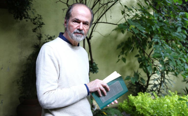 Escritor mexicano Juan Villoro es galardonado con el Premio Carlos Fuentes 2026