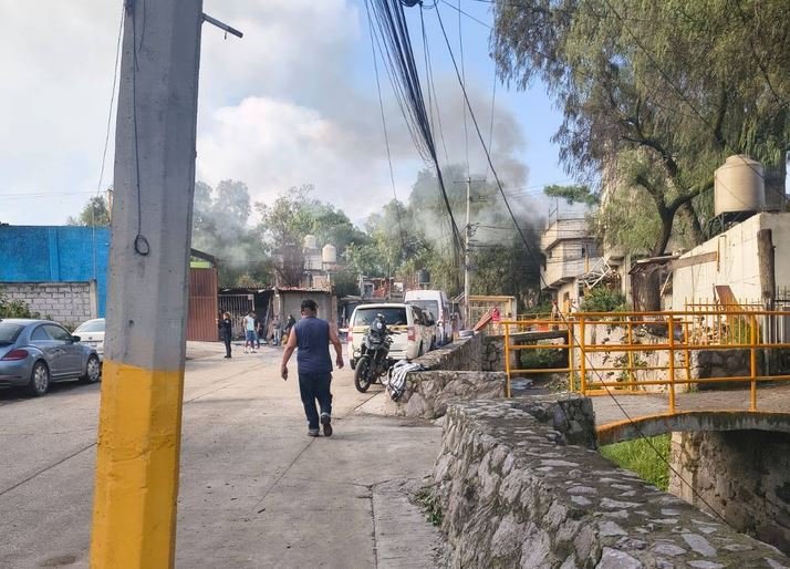 Explosión de dos pipas de gas en una planta de Coacalco genera pánico y deja un lesionado