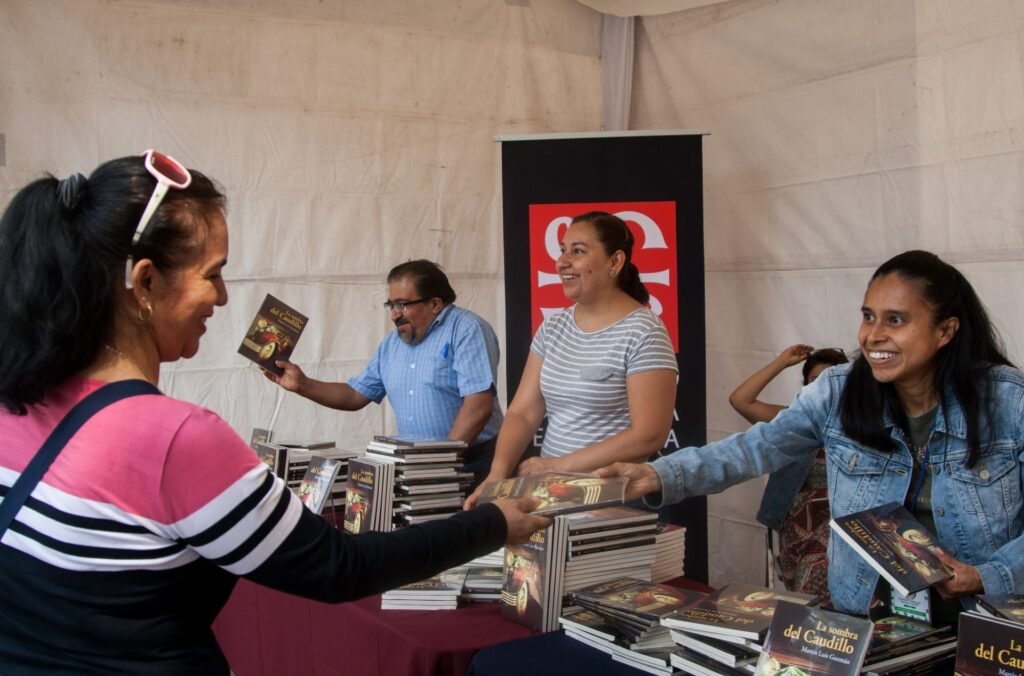 Feria internacional del libro en la plaza de la constitución repartirá miles de ejemplares gratuitos este año
