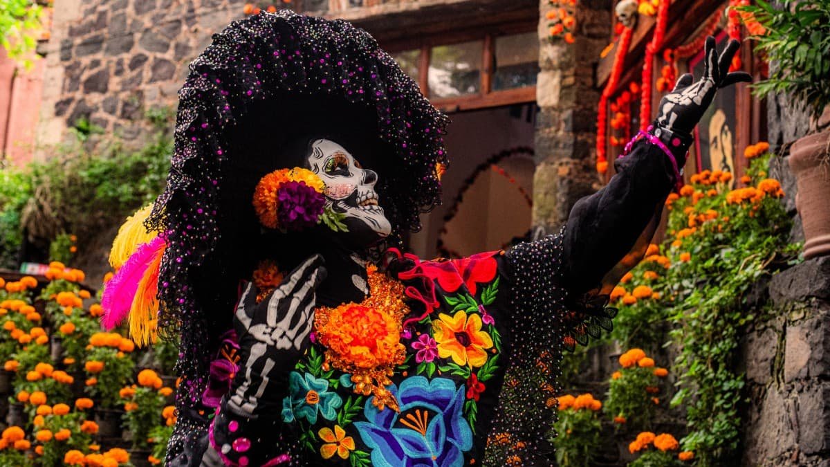 Guía definitiva para recorrer los altares y ofrendas de Día de Muertos en la Ciudad de México