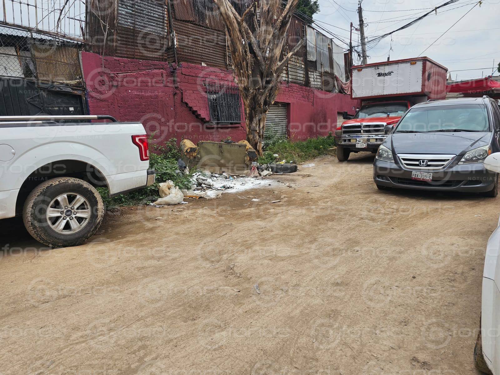 Hallan dos cuerpos sin vida en bolsas de plástico tras fuerte olor en Ecatepec
