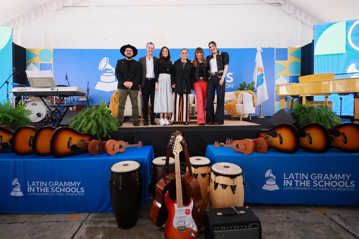Hanna y Ashley se unen a la Fundación Latin Grammy para inspirar a estudiantes en México