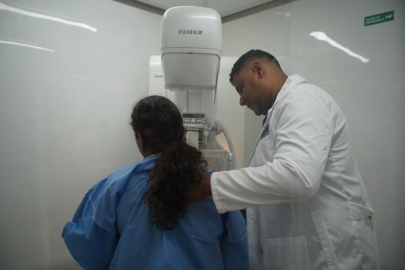 incrementan autoridades sanitarias las estrategias para identificar oportunamente el cáncer de mama