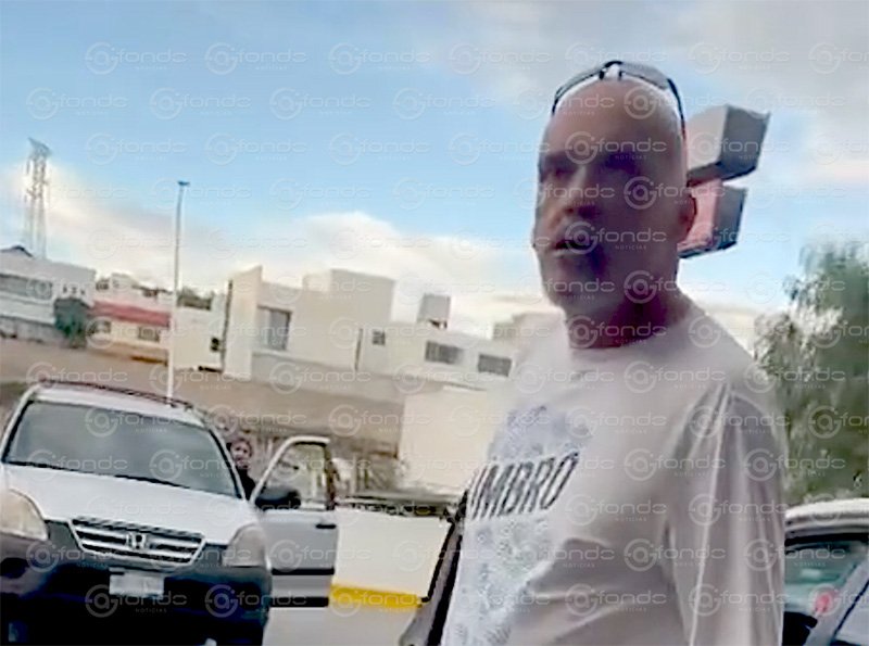 Indignación en redes por la violenta agresión de un automovilista a menores en un centro comercial