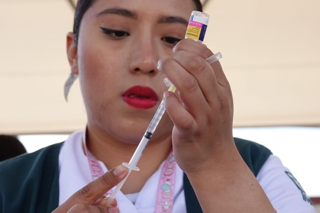Inicia la campaña de vacunación invernal en el Estado de México con millones de dosis disponibles