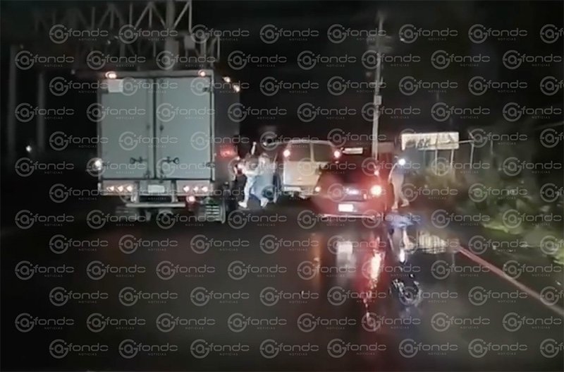 Inseguridad en Edomex: capturan en video violento atraco a transporte de carga en plena vía pública