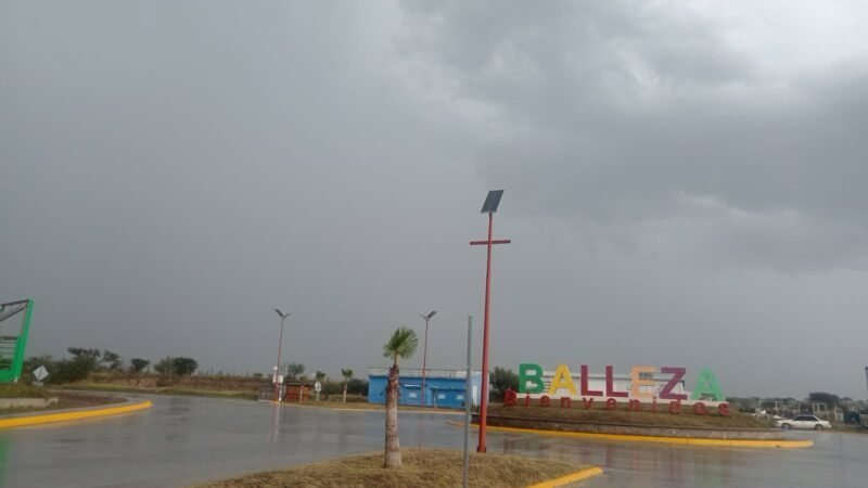 Intensa tormenta con granizo sorprende al municipio de Balleza sin dejar afectaciones materiales