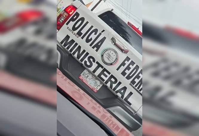 Investigan en el Estado de México la circulación de un vehículo apócrifo con logotipos oficiales