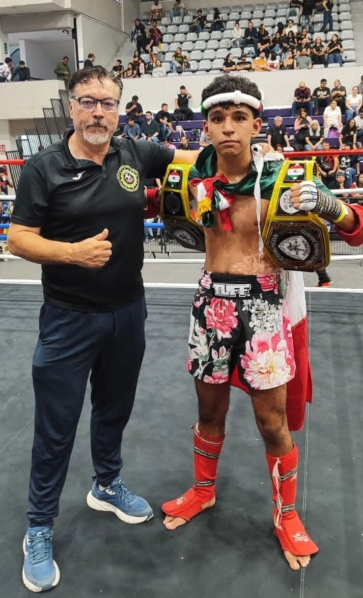 Joven peleador chihuahuense se corona como campeón internacional de muay thai en la categoría junior