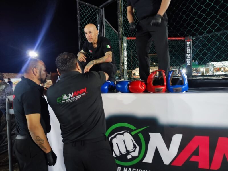 Juez chihuahuense Alex Ramírez brilla en el éxito total de la función de artes marciales mixtas y rodeo en Nuevo Casas Grandes