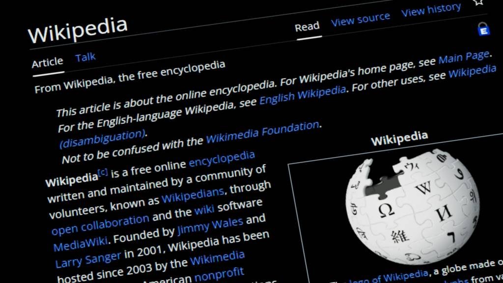 La Fundación Wikimedia denuncia intromisiones de bots de OpenAI en sus plataformas digitales