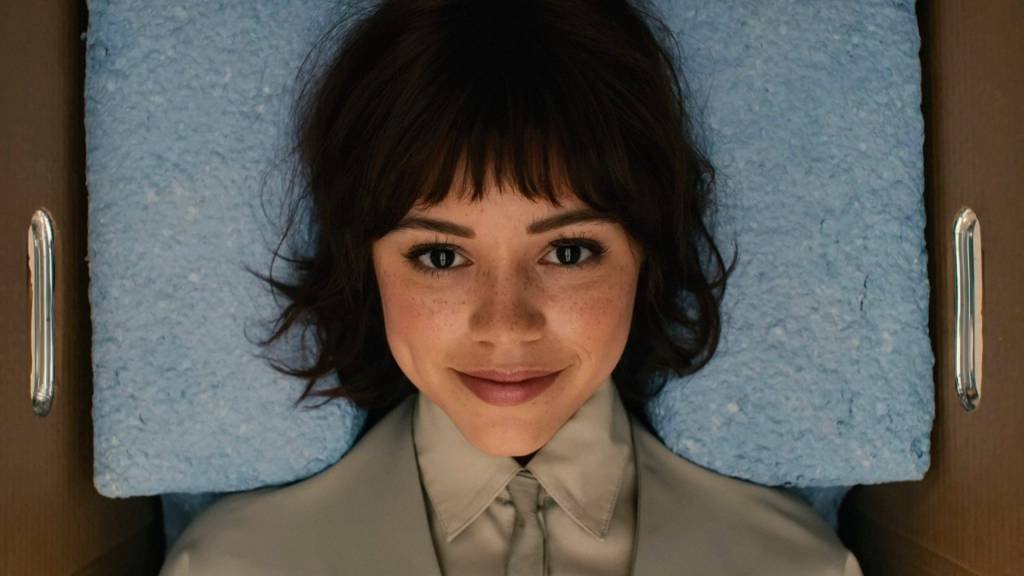 La nueva y esperada película de Taika Waititi y Jenna Ortega cancela su estreno en España tras desastrosas críticas