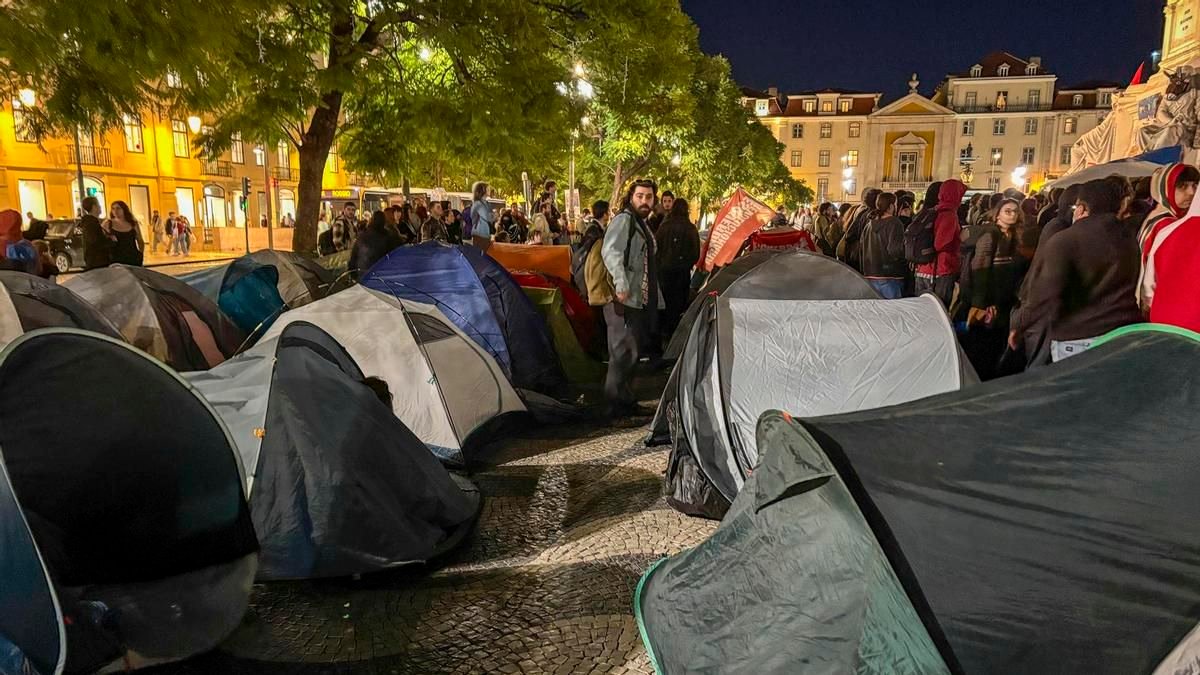 La policía lusa disuelve por la fuerza las acampadas por el derecho a la vivienda en Lisboa y Oporto