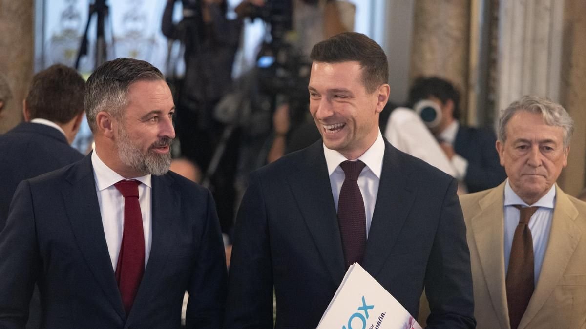 La ultraderecha global desembarca en España para arropar a Vox ante el reto electoral del 29N